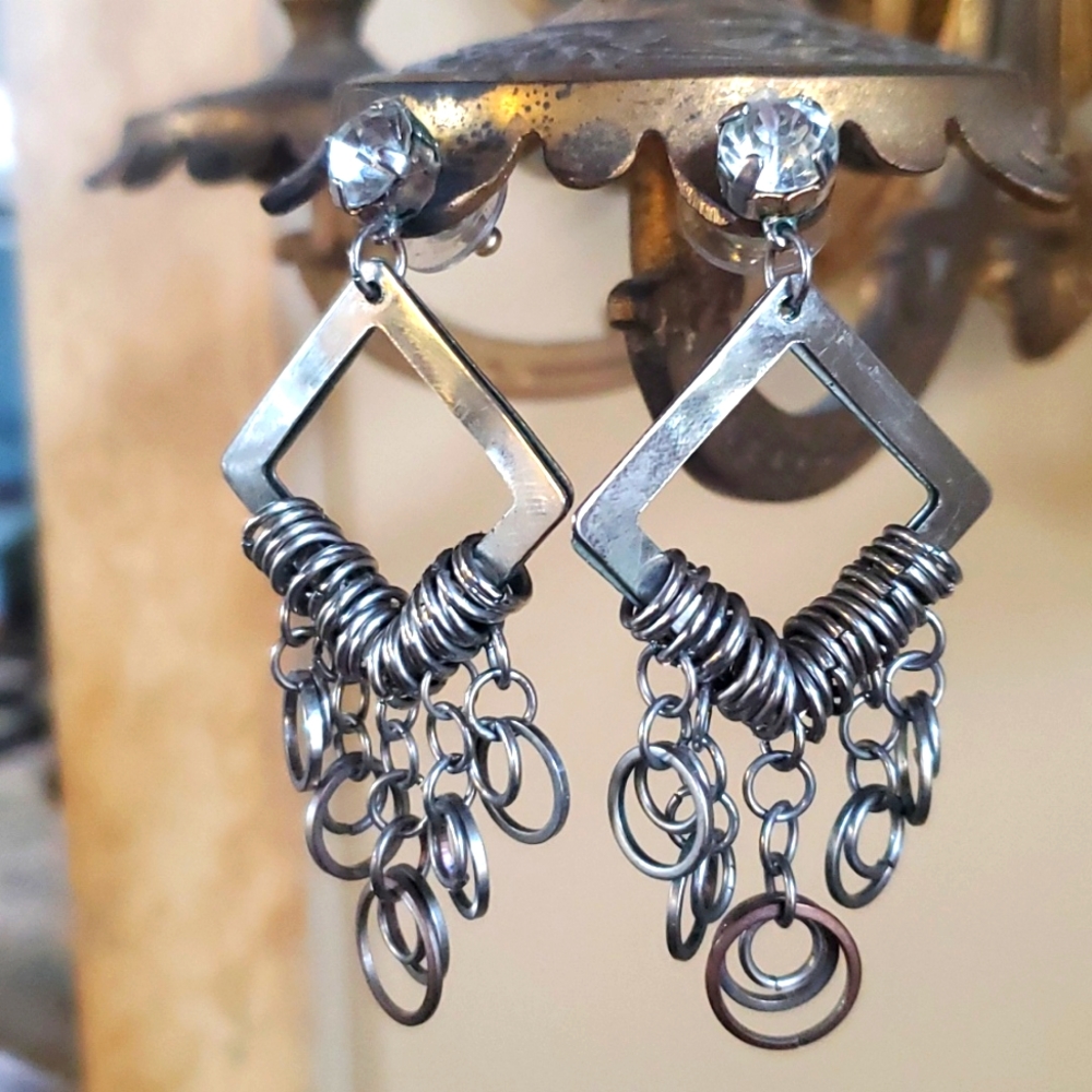 Vintage Funky Ring and Rhinestone dangle earrings